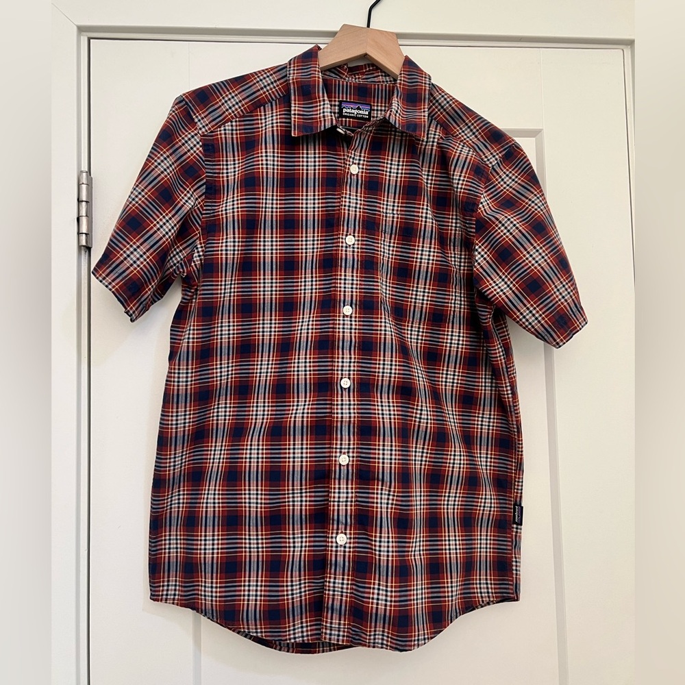 Patagonia Men's Short Sleeve Button Up Shirt Size Medium Organic Cotton